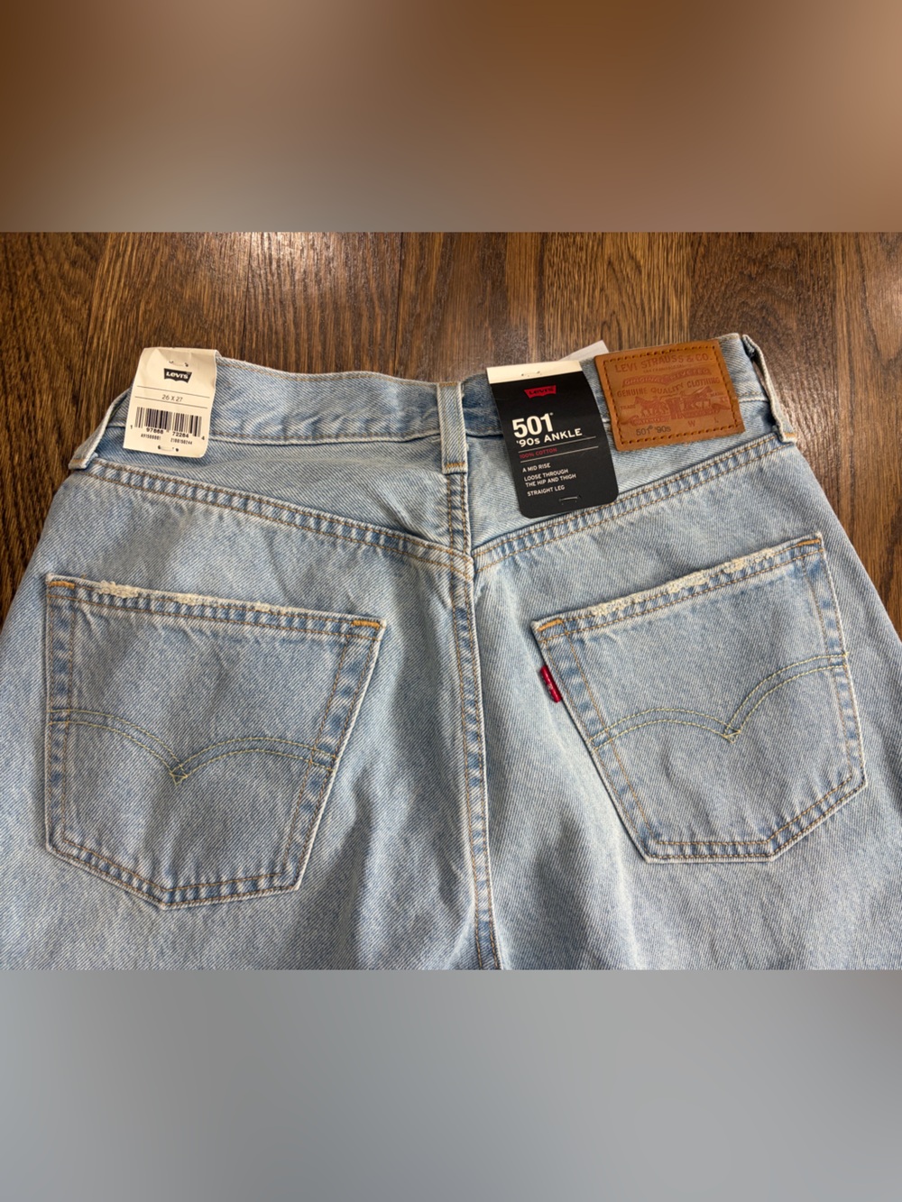 Levi's Women's 501 90's Ankle Jeans in Light Blue Denim
